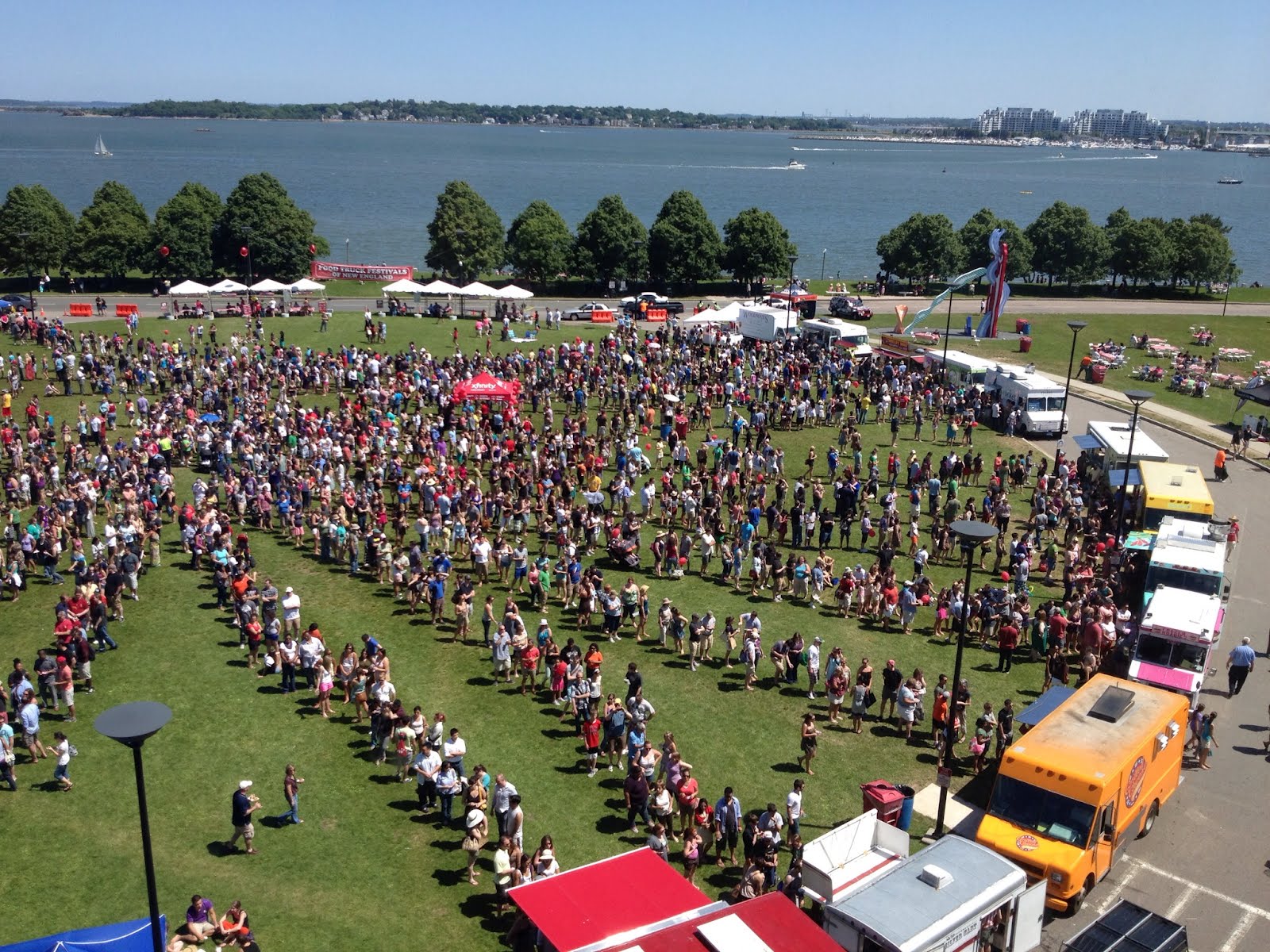 Food Truck Festival, People are lining up to purchase food from the Food Trucks. This is for Vendor Insurance | Exhibitor Insurance | Kiosk Insurance 